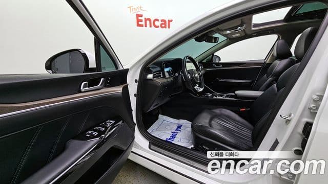 Kia K5 3세대 Signature, 2021 10