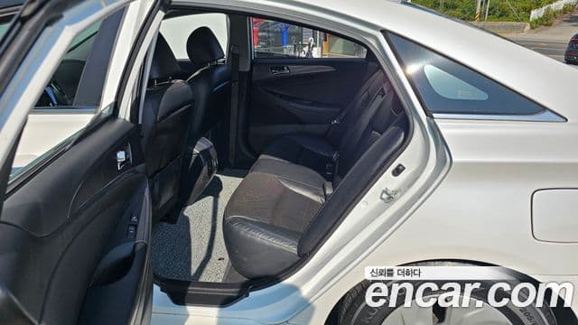 Hyundai Sonata гибрид Modern, 2014 11