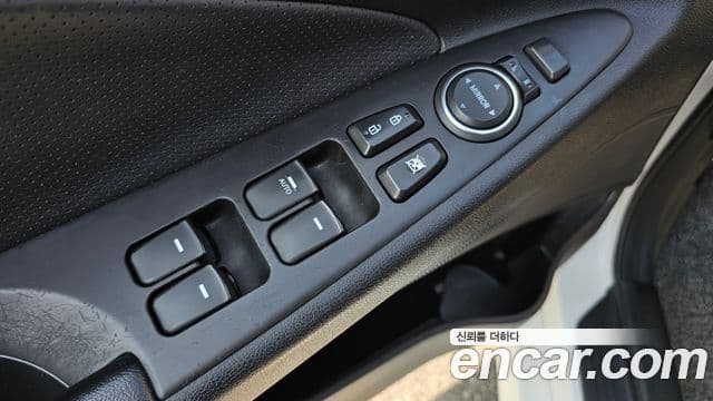 Hyundai Sonata гибрид Modern, 2014 12