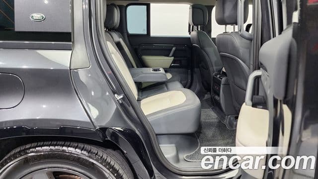 Land Rover Defender (L663) 110 P300 X-Dynamic SE, 2024 12