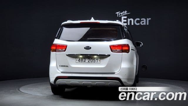 Kia All New Carnival Prestige, 2015 4