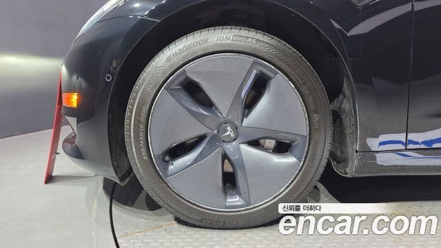 Tesla модель 3 Standard Range Plus, 2020 все фото