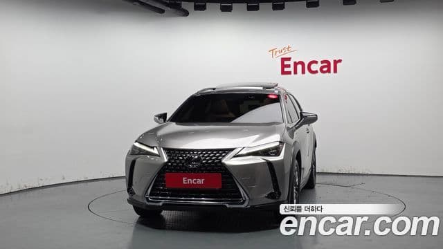Lexus UX250h, 2024 3
