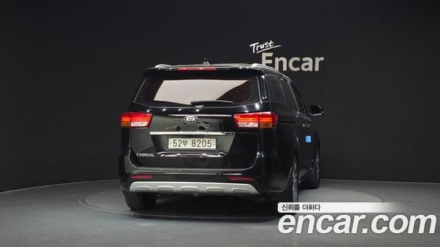 Kia All New Carnival Noblesse, 2018 4