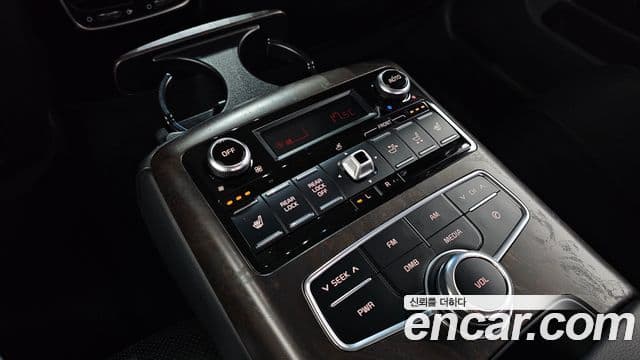 Kia K9 Special, 2013 18