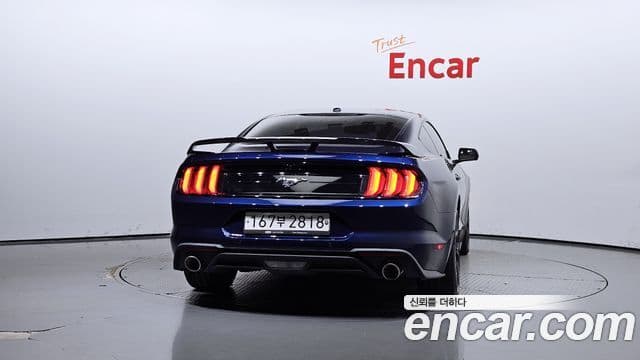 Ford Mustang купе, 2020 4