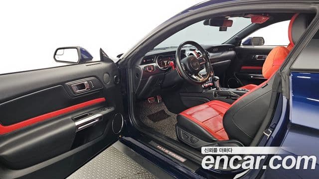 Ford Mustang купе, 2020 10