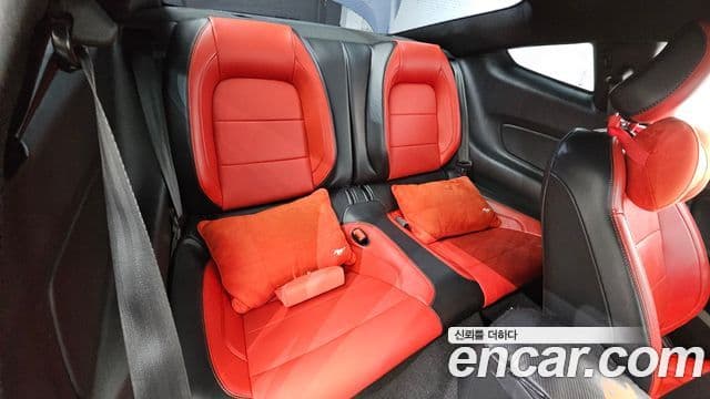 Ford Mustang купе, 2020 12