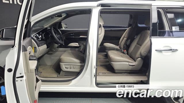 Kia All New Carnival Prestige, 2017 10