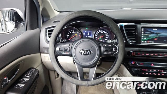 Kia All New Carnival Prestige, 2017 13