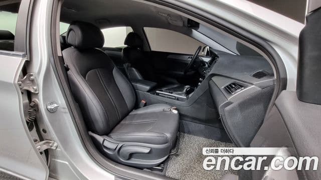 Hyundai LF Sonata Premium, 2015 10