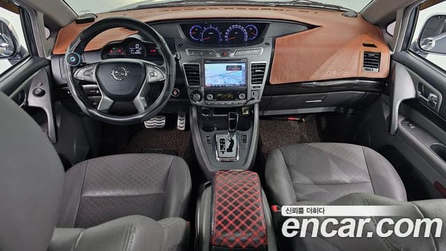KG모빌리티(SsangYong) Korando 투리스모 4WD TX 9인승, 2016 7