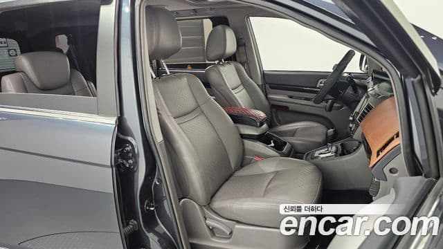 KG모빌리티(SsangYong) Korando 투리스모 4WD TX 9인승, 2016 11