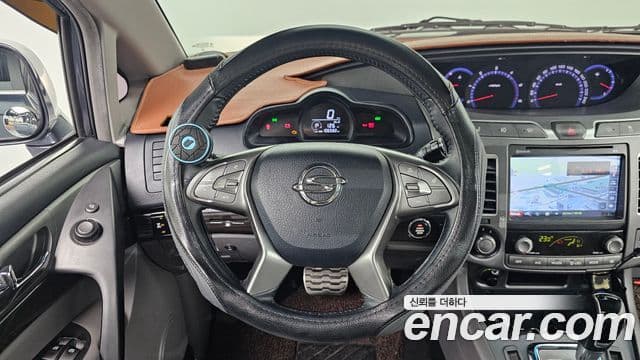 KG모빌리티(SsangYong) Korando 투리스모 4WD TX 9인승, 2016 13