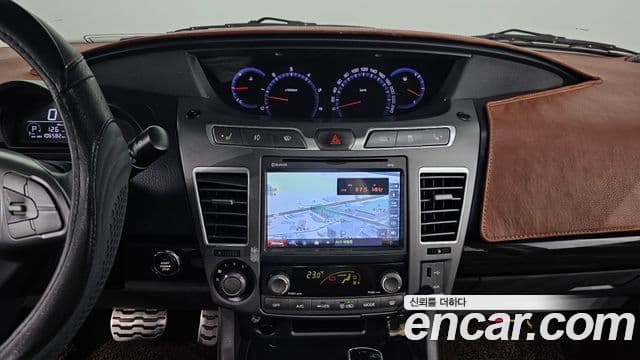 KG모빌리티(SsangYong) Korando 투리스모 4WD TX 9인승, 2016 14