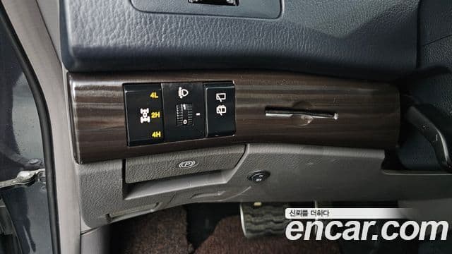 KG모빌리티(SsangYong) Korando 투리스모 4WD TX 9인승, 2016 18