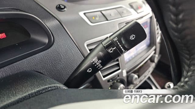 KG모빌리티(SsangYong) Korando 투리스모 4WD TX 9인승, 2016 19