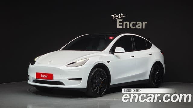 Tesla модель Y, 2023 1