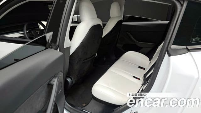 Tesla модель Y, 2023 11