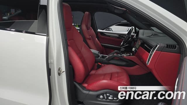 Porsche Cayenne (PO536) 3.0 купе, 2021 10