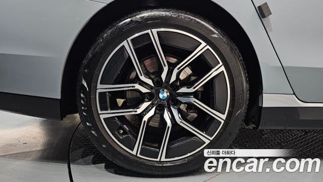 BMW 7시리즈 (G70) 740i sDrive M Sport, 2023 все фото