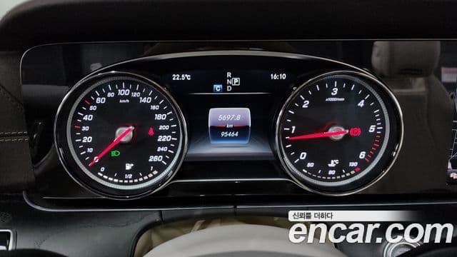 Mercedes-Benz E-класс W213 E220d кабриолет, 2018 8