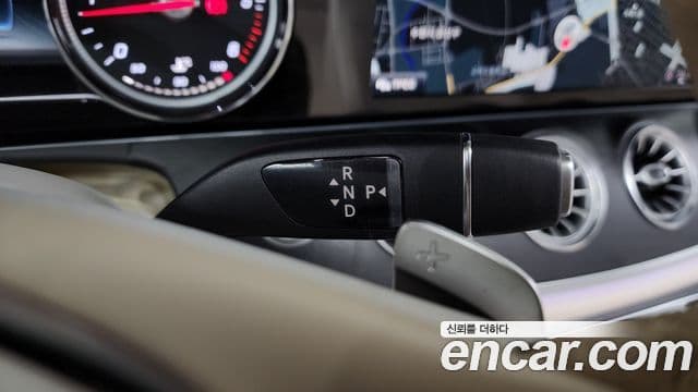 Mercedes-Benz E-класс W213 E220d кабриолет, 2018 9