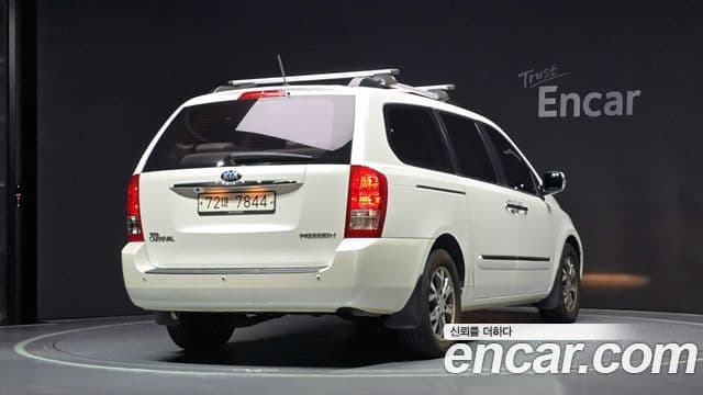 Kia Carnival R President, 2013 2