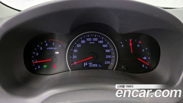 Kia Carnival R President, 2013 8