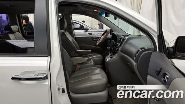 Kia Carnival R President, 2013 11