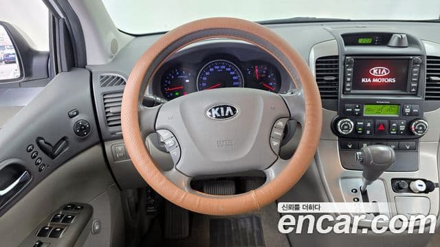Kia Carnival R President, 2013 13