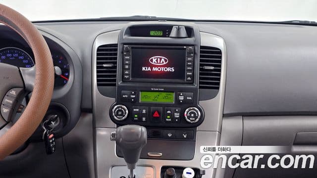 Kia Carnival R President, 2013 14