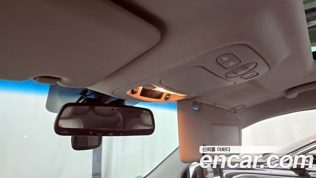 Kia Carnival R President, 2013 17