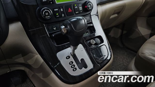 Kia Carnival R President, 2012 9