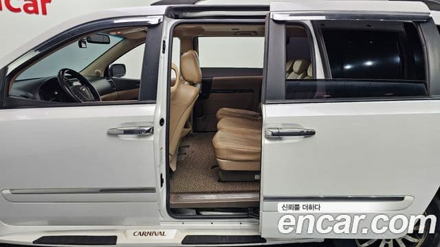 Kia Carnival R President, 2012 11