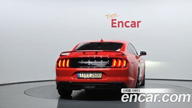 Ford Mustang купе, 2021 4