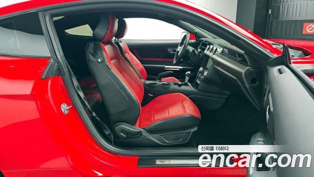 Ford Mustang купе, 2021 11