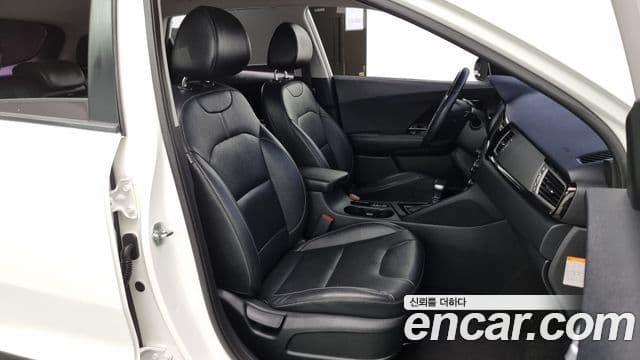 Kia Niro Prestige, 2017 10