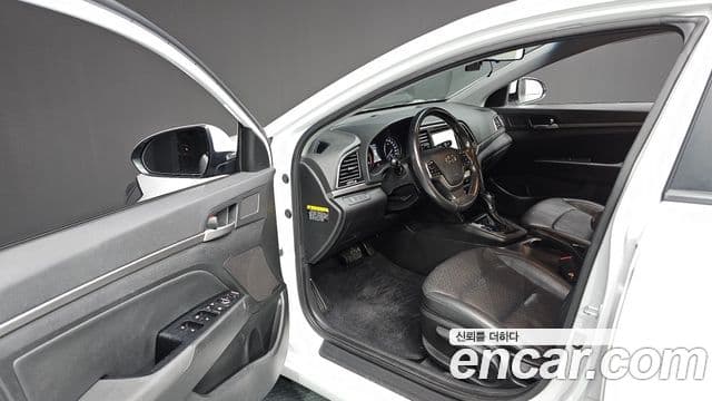 Hyundai Avante AD 1.6 e-VGT Smart, 2016 10