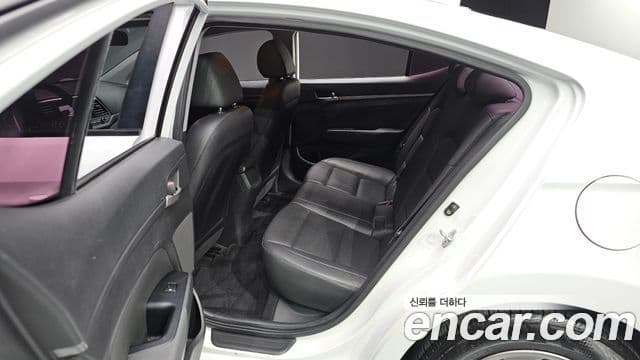 Hyundai Avante AD 1.6 e-VGT Smart, 2016 11