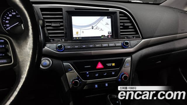 Hyundai Avante AD 1.6 e-VGT Smart, 2016 18