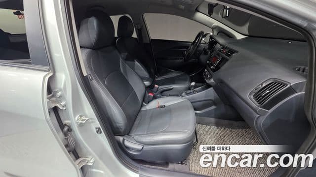 Kia The / новый New Pride Luxury, 2017 10