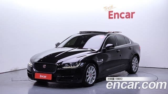 Jaguar XE Prestige, 2016 1
