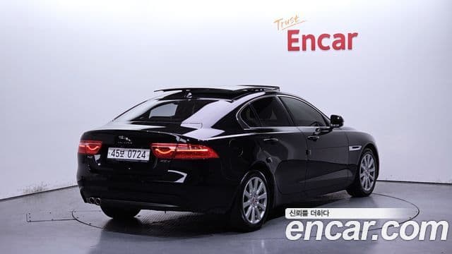 Jaguar XE Prestige, 2016 2