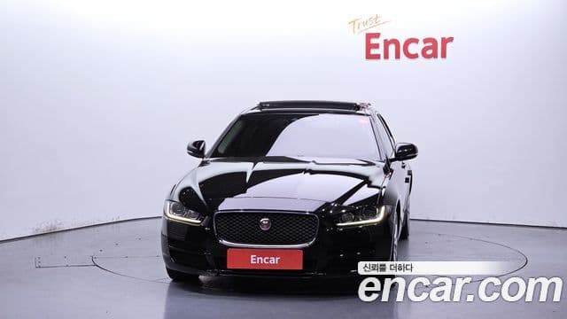 Jaguar XE Prestige, 2016 3