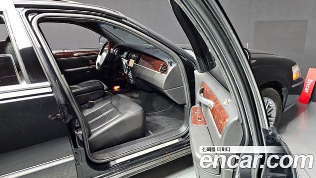 Lincoln 타운카 4.6L V8, 2007 11