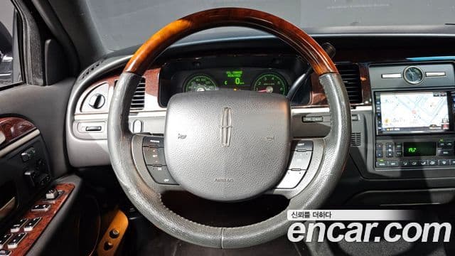 Lincoln 타운카 4.6L V8, 2007 13