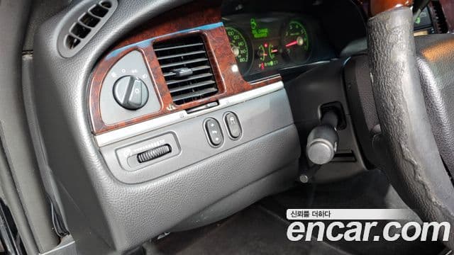 Lincoln 타운카 4.6L V8, 2007 16