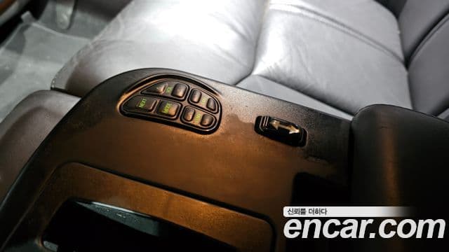 Lincoln 타운카 4.6L V8, 2007 20