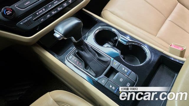 Kia The / новый New Carnival VIP, 2019 9